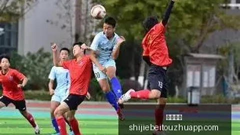 暗影女王再现：魅惑盔甲展示性感美腿，魔力四溢